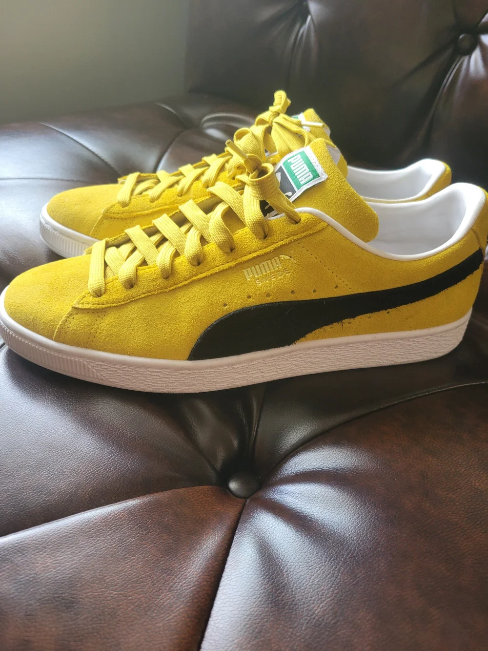 Puma Mens Suede Classic Sneaker — Yellow